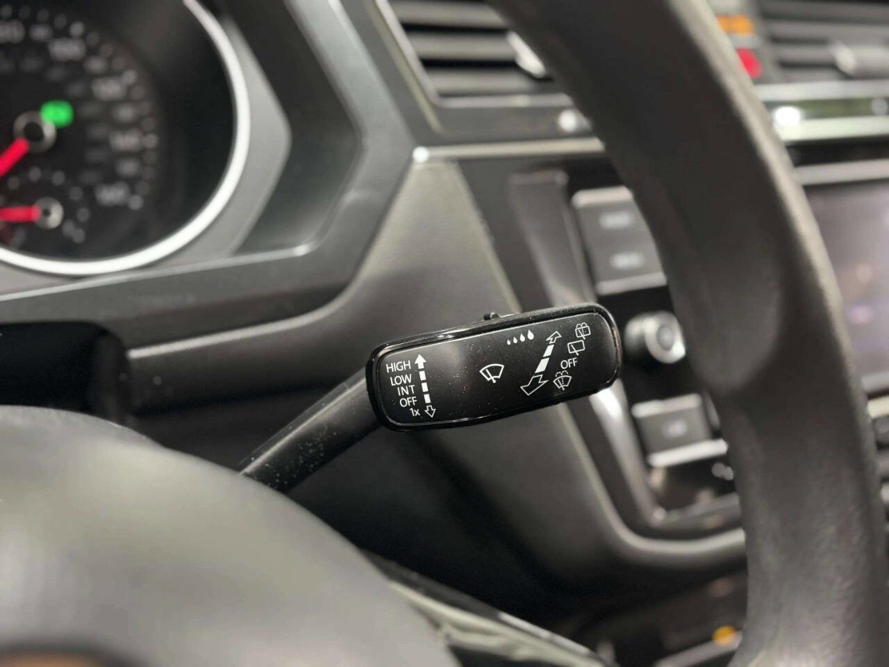 Used 2018 Volkswagen Tiguan S w/ 3rd Row Seat Package image 32