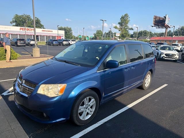 Used 2011 Dodge Grand Caravan Crew FWD image 2