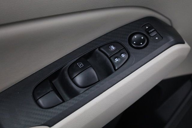 Used 2024 Nissan Altima 2.5 SV image 11