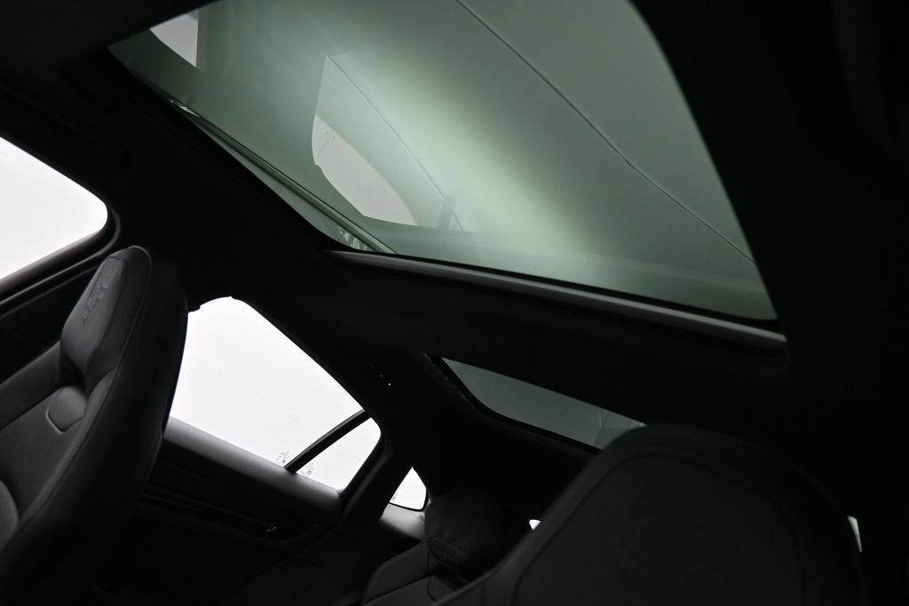 Used 2026 Porsche Panamera image 30