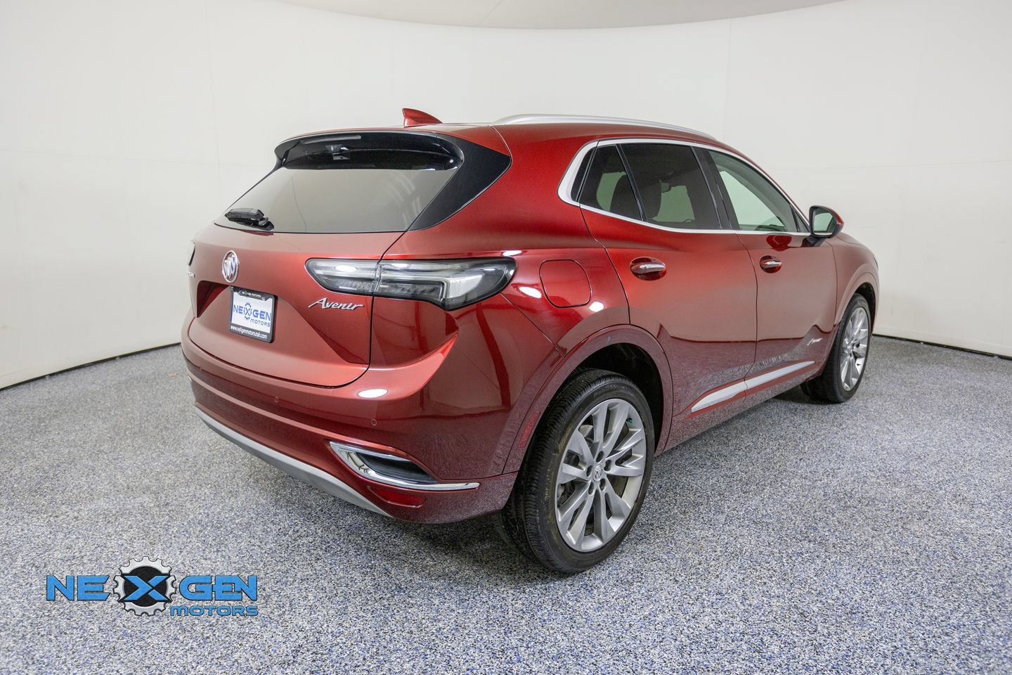 Used 2022 Buick Envision Avenir w/ Technology Package II FWD image 7