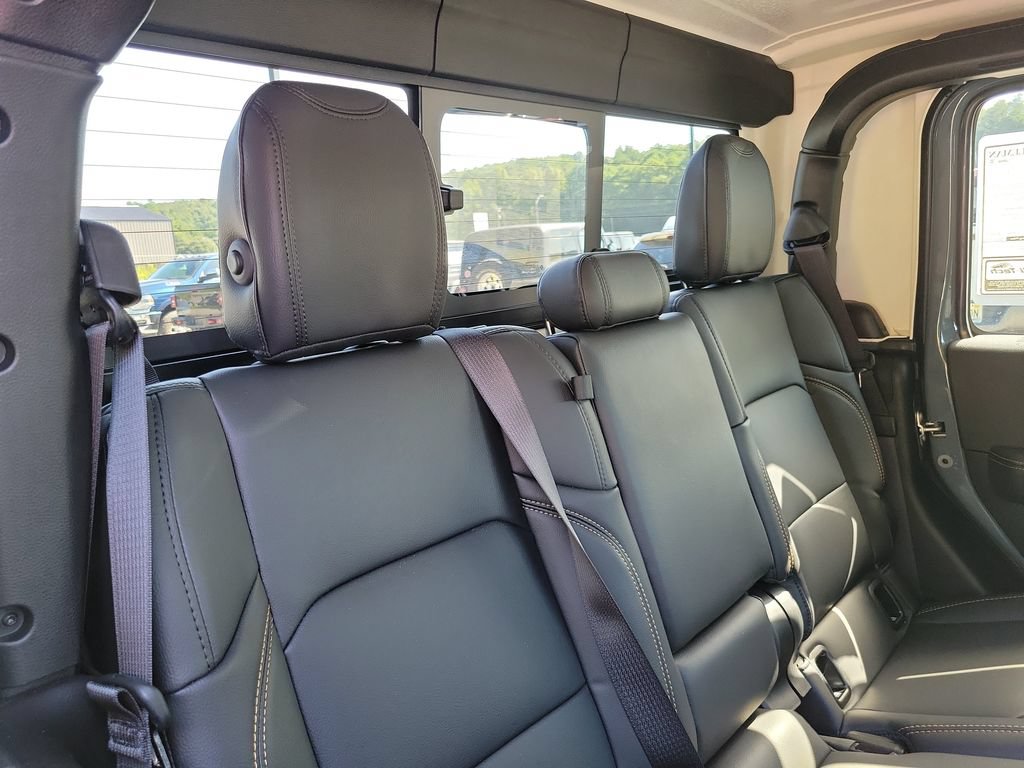 New 2026 Jeep Gladiator Sport AWD/4WD image 33