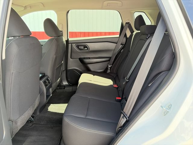 Used 2024 Nissan Rogue S AWD/4WD image 37