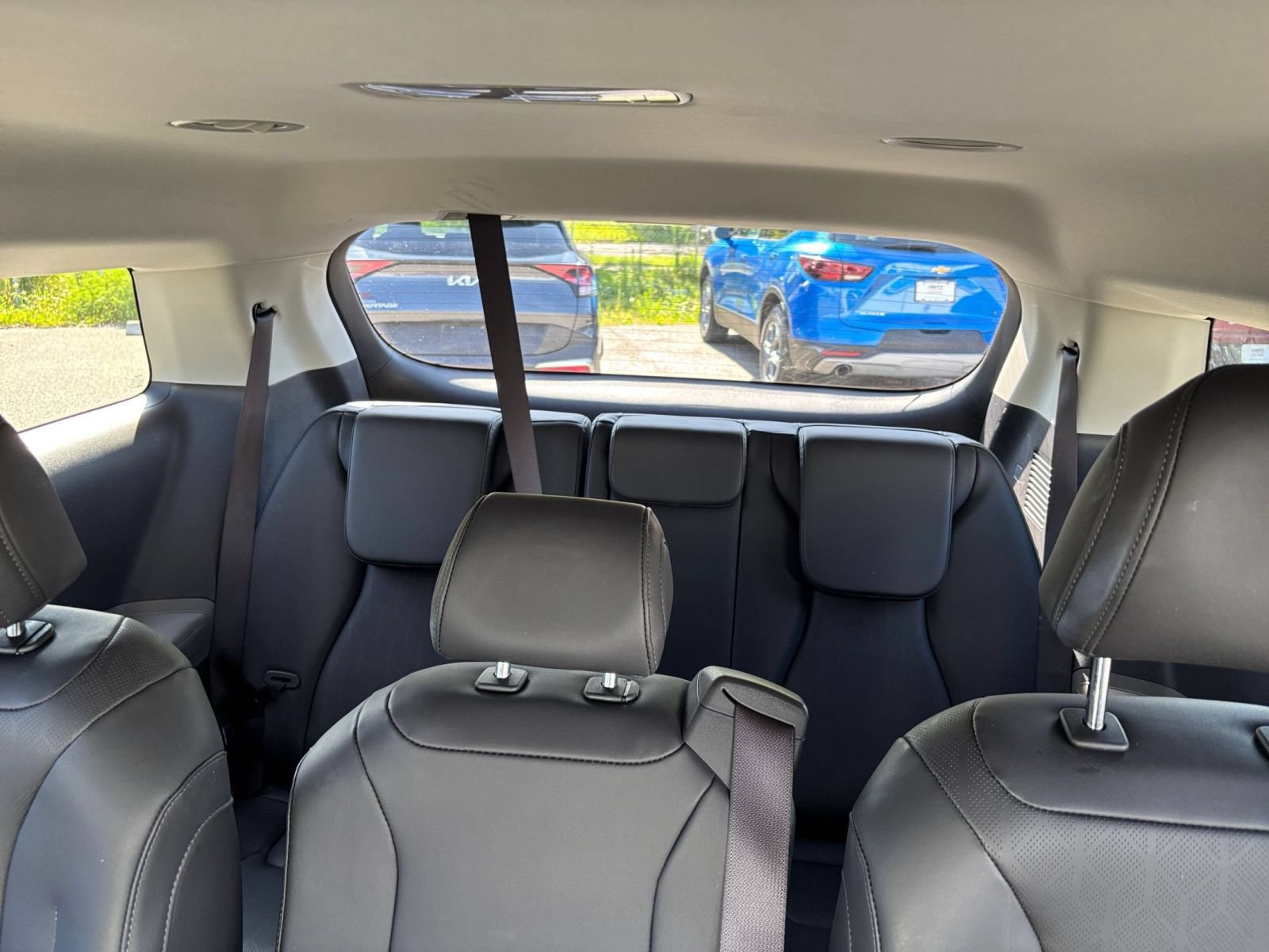 Used 2026 Kia Carnival FWD image 31