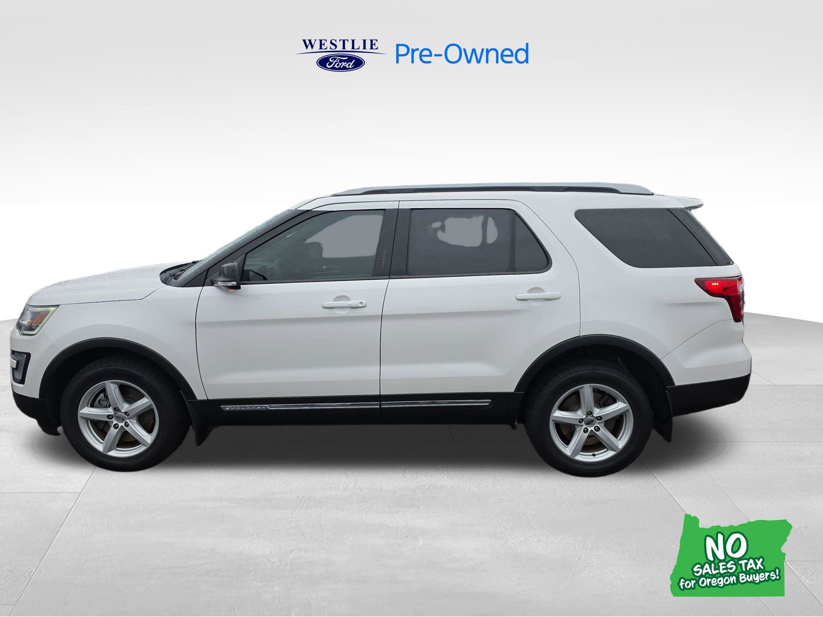 Used 2017 Ford Explorer XLT image 1