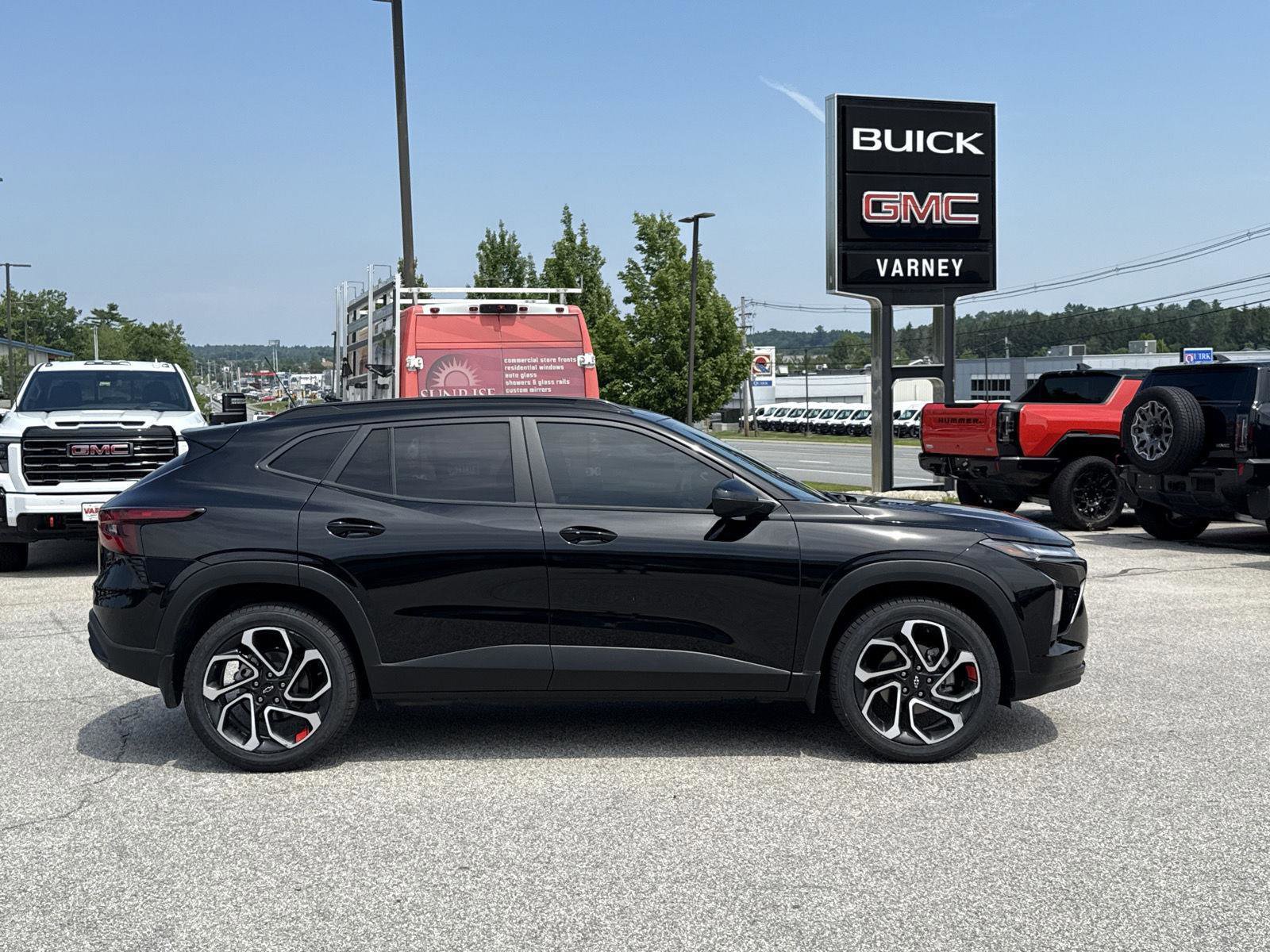 Used 2025 Chevrolet Trax RS w/ Sunroof Package image 4