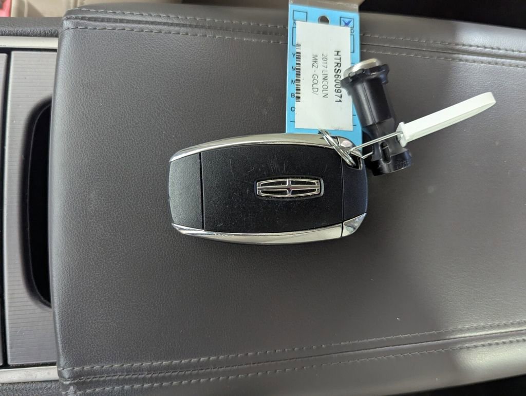 Used 2017 Lincoln MKZ Premiere image 25