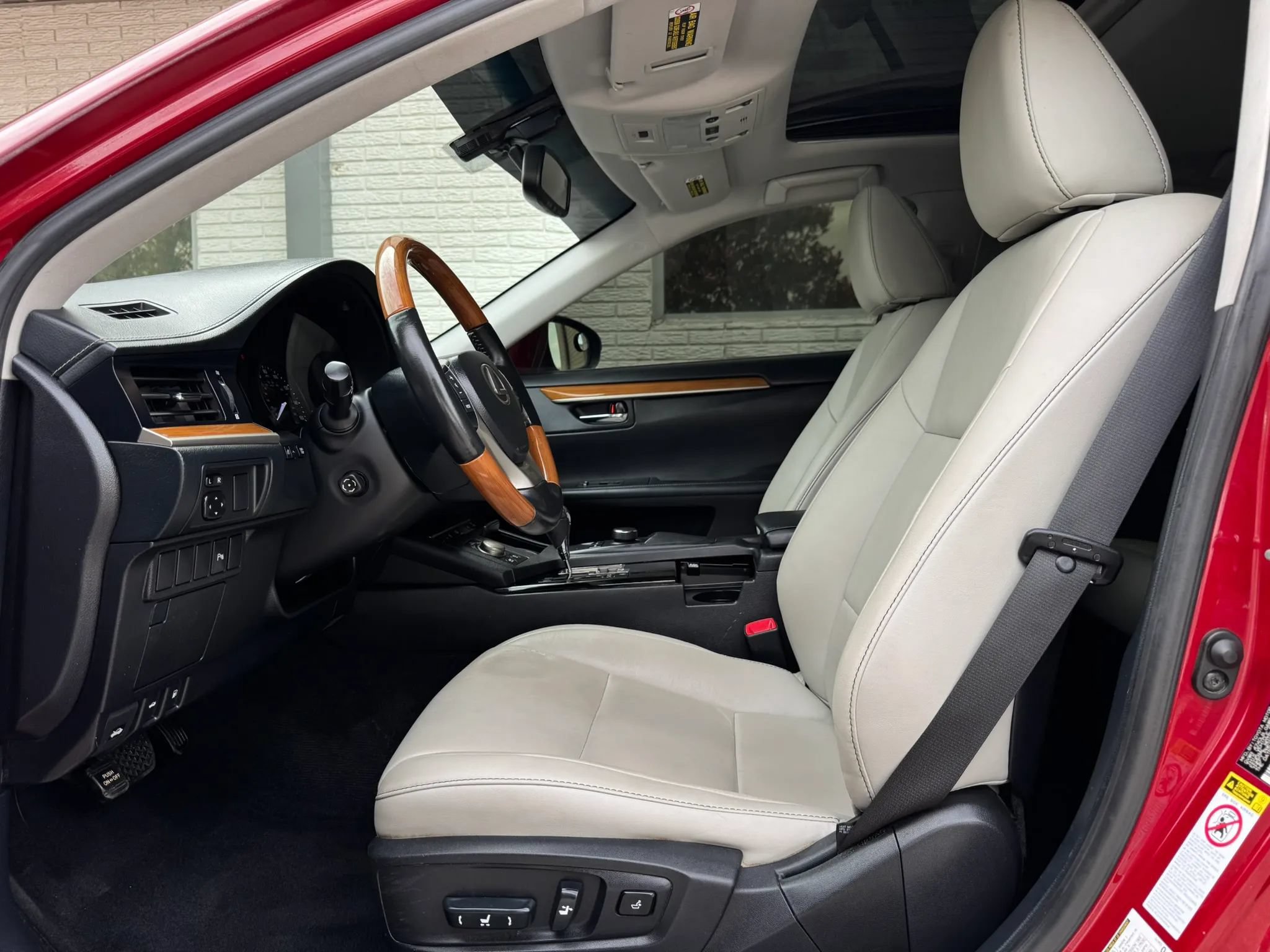 Used 2013 Lexus ES 300h w/ Premium Pkg FWD image 14