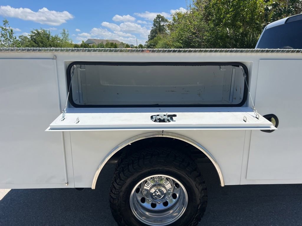 Used 2025 RAM 3500 Tradesman w/ Chrome Appearance Group image 40