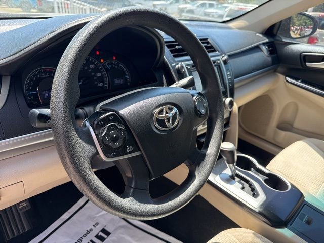 Used 2014 Toyota Camry LE w/ Moonroof Package FWD image 27