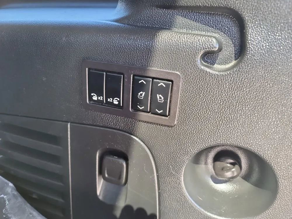 Used 2020 GMC Yukon XL SLT w/ Open Road Package image 35