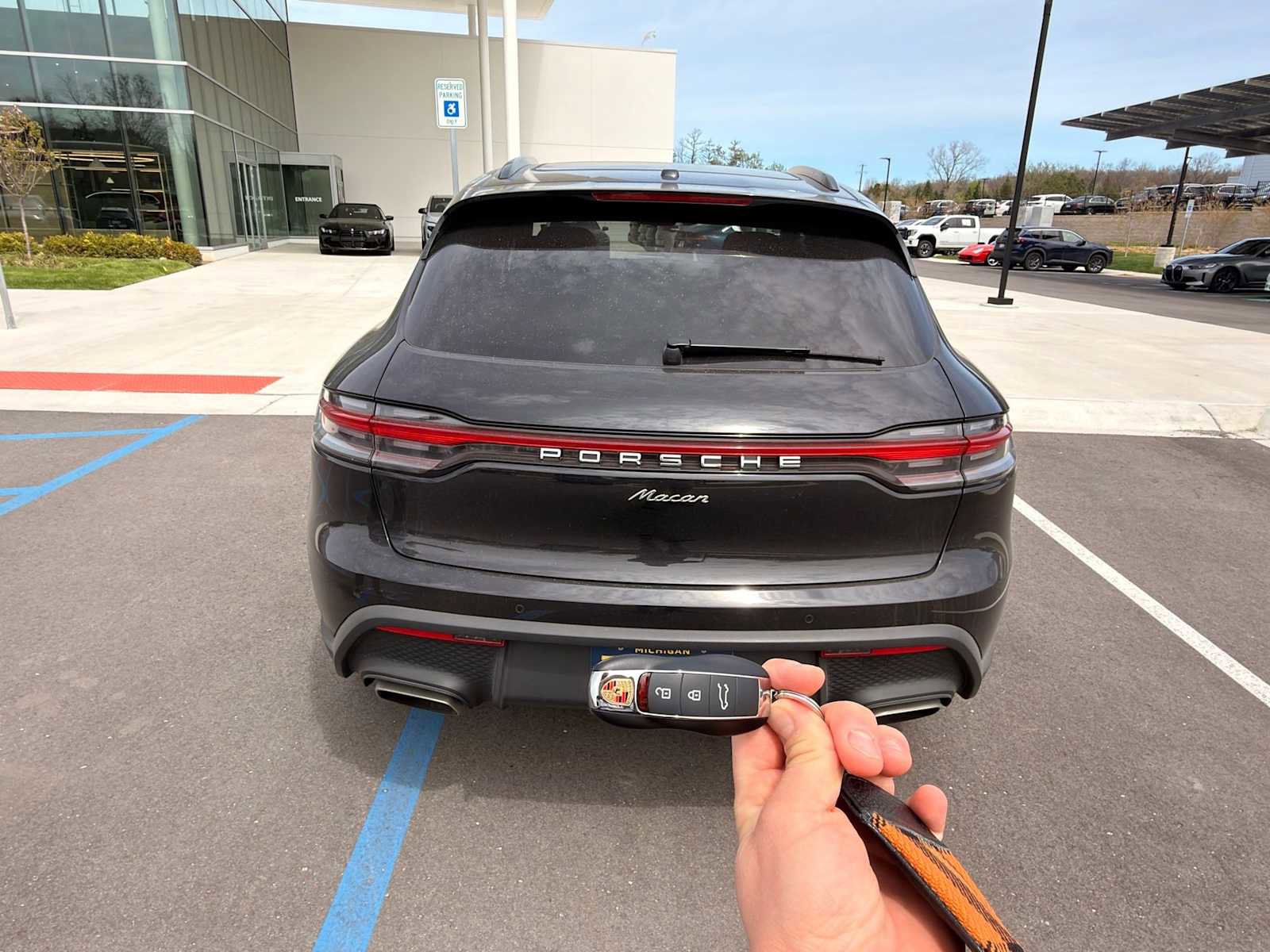 Used 2024 Porsche Macan AWD/4WD image 5