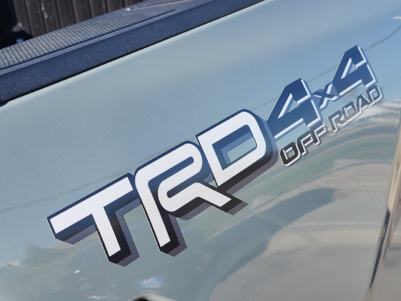 Used 2022 Toyota Tundra SR5 w/ TRD Off-Road Package AWD/4WD image 10