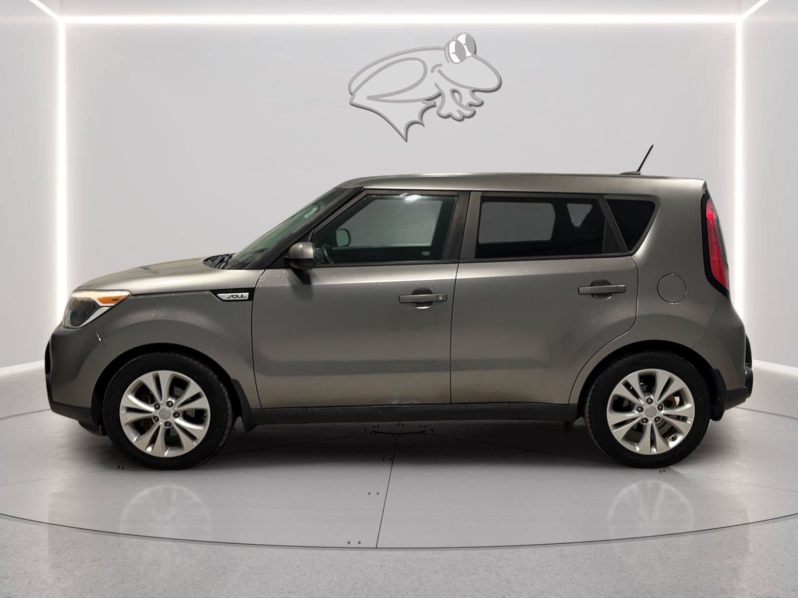 Used 2016 Kia Soul + w/ Audio Package FWD image 2