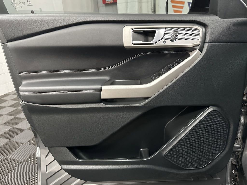 Used 2024 Ford Explorer XLT w/ Equipment Group 202A image 17