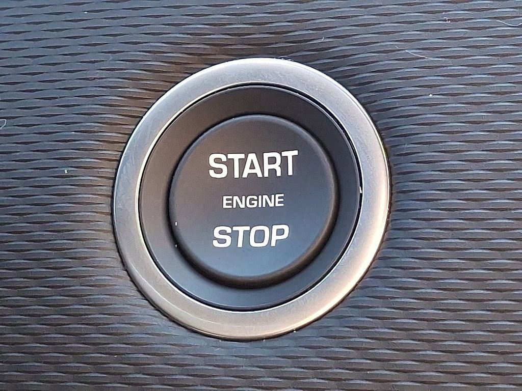 New 2025 Land Rover Discovery Sport Dynamic SE image 12