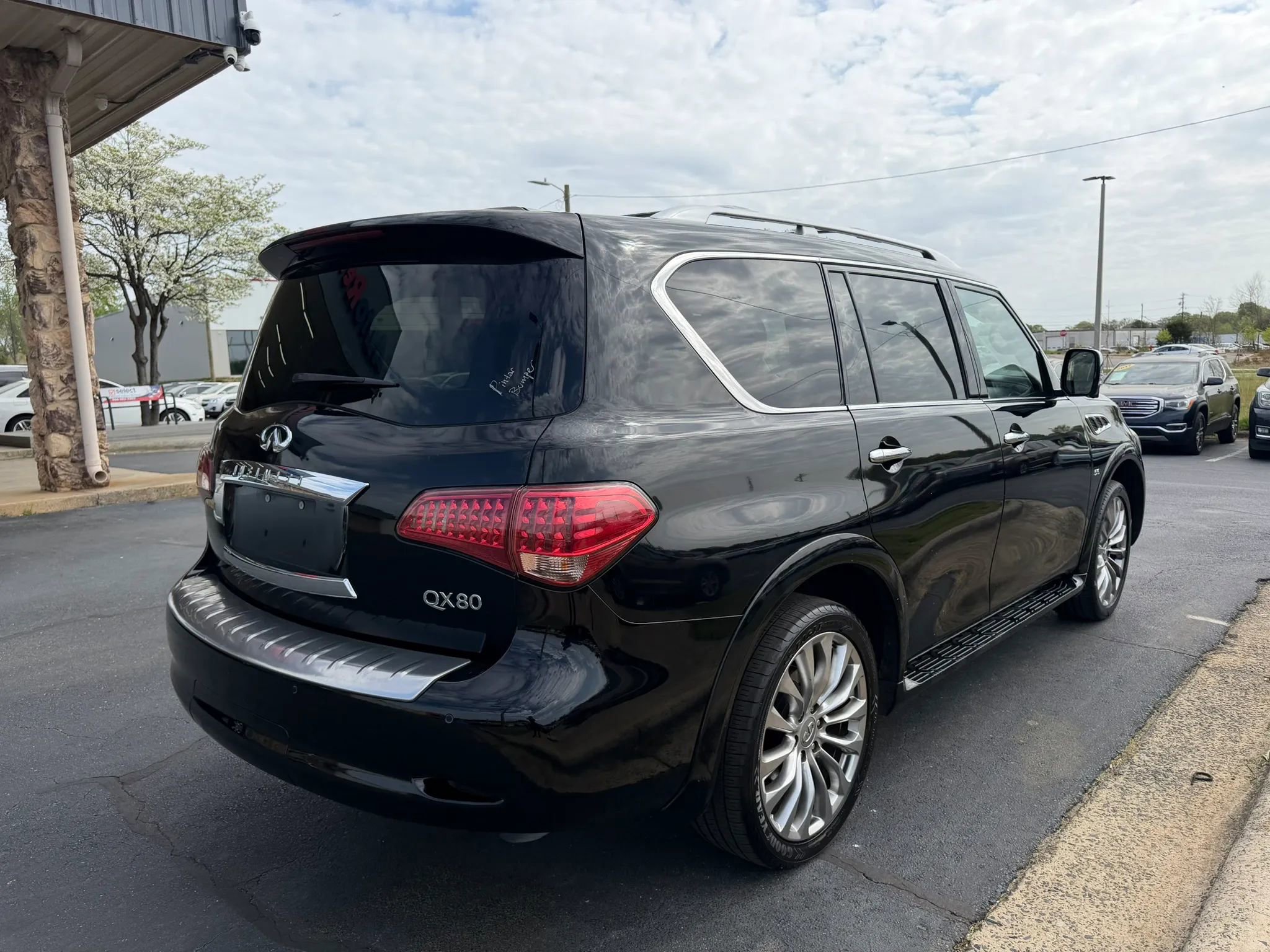 Used 2016 INFINITI QX80 4WD w/ Deluxe Technology Package image 6