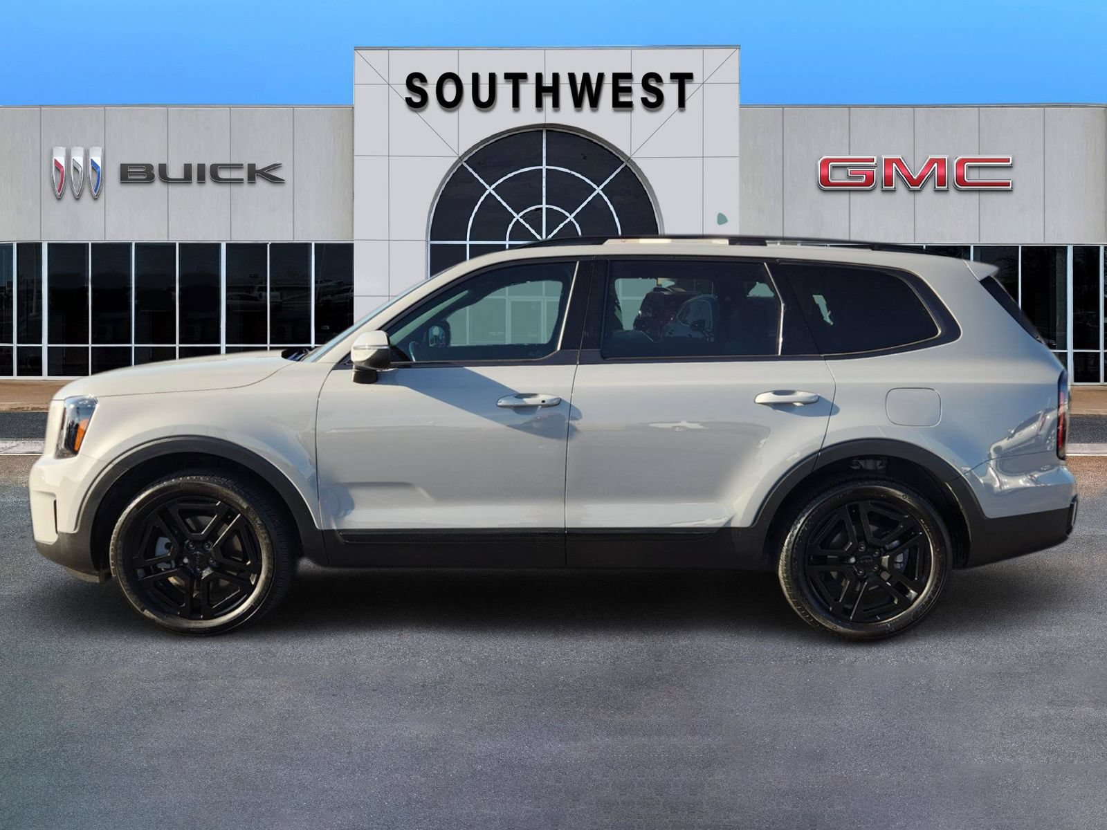 Used 2025 Kia Telluride EX X-Line AWD/4WD image 3