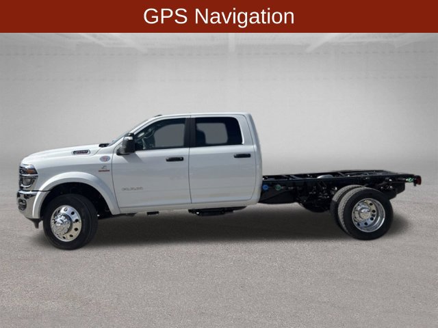New 2026 RAM 4500 4x4 Crew Cab DRW image 2