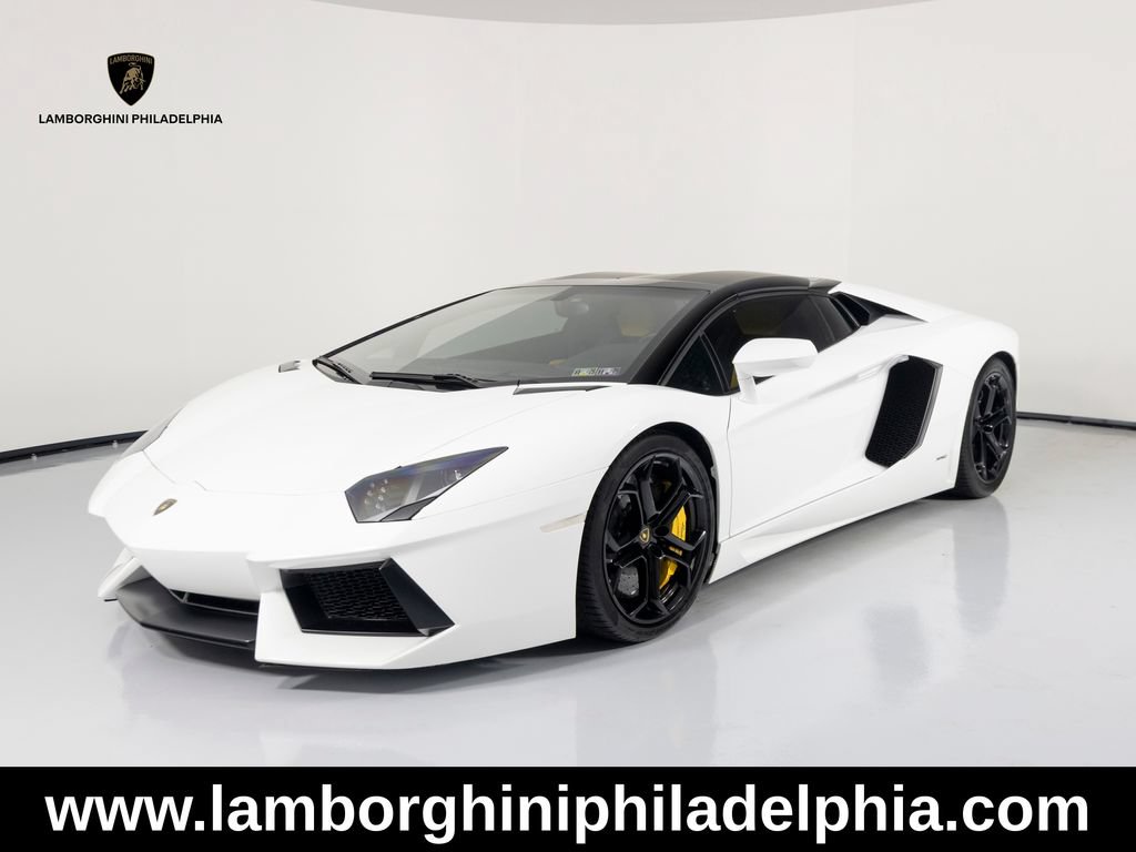 Used 2016 Lamborghini Aventador LP 700-4 AWD/4WD image 2