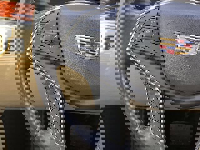 Used 2018 Cadillac XT5 Luxury w/ Driver Awareness Package image 15