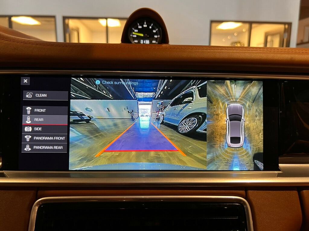 Used 2019 Porsche Panamera Turbo S Executive image 22