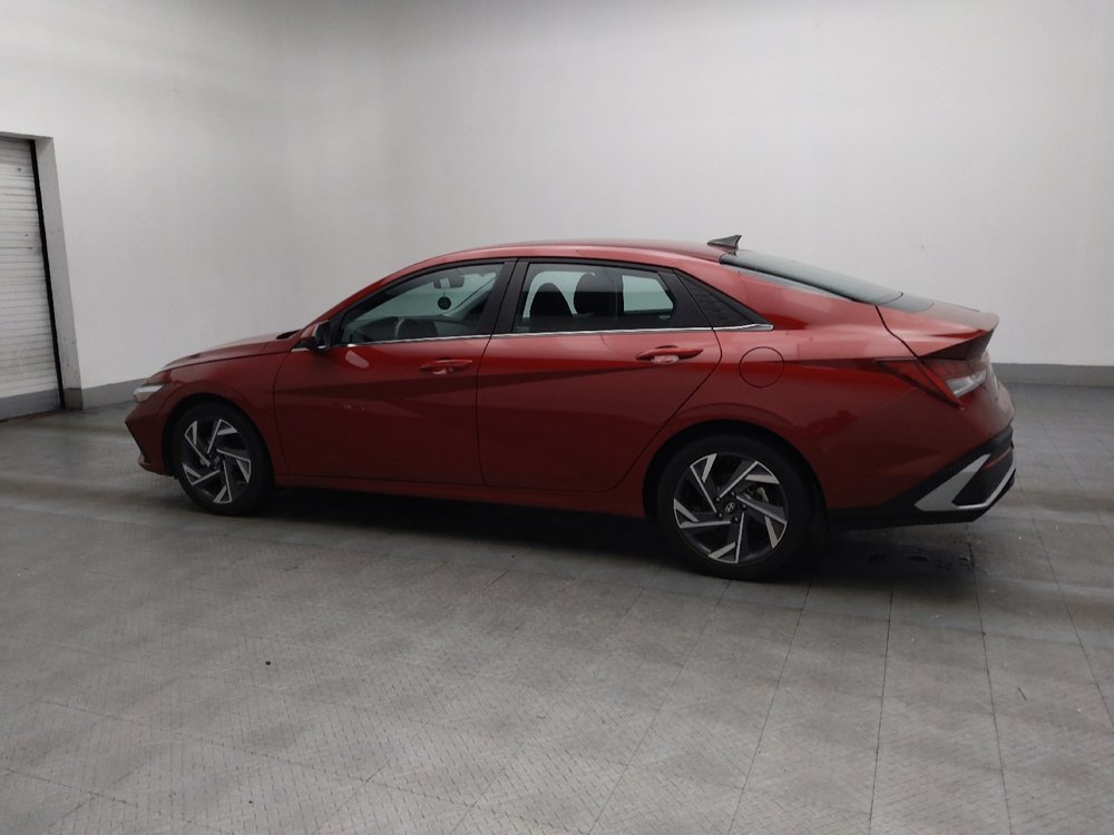 Used 2025 Hyundai Elantra SEL image 3