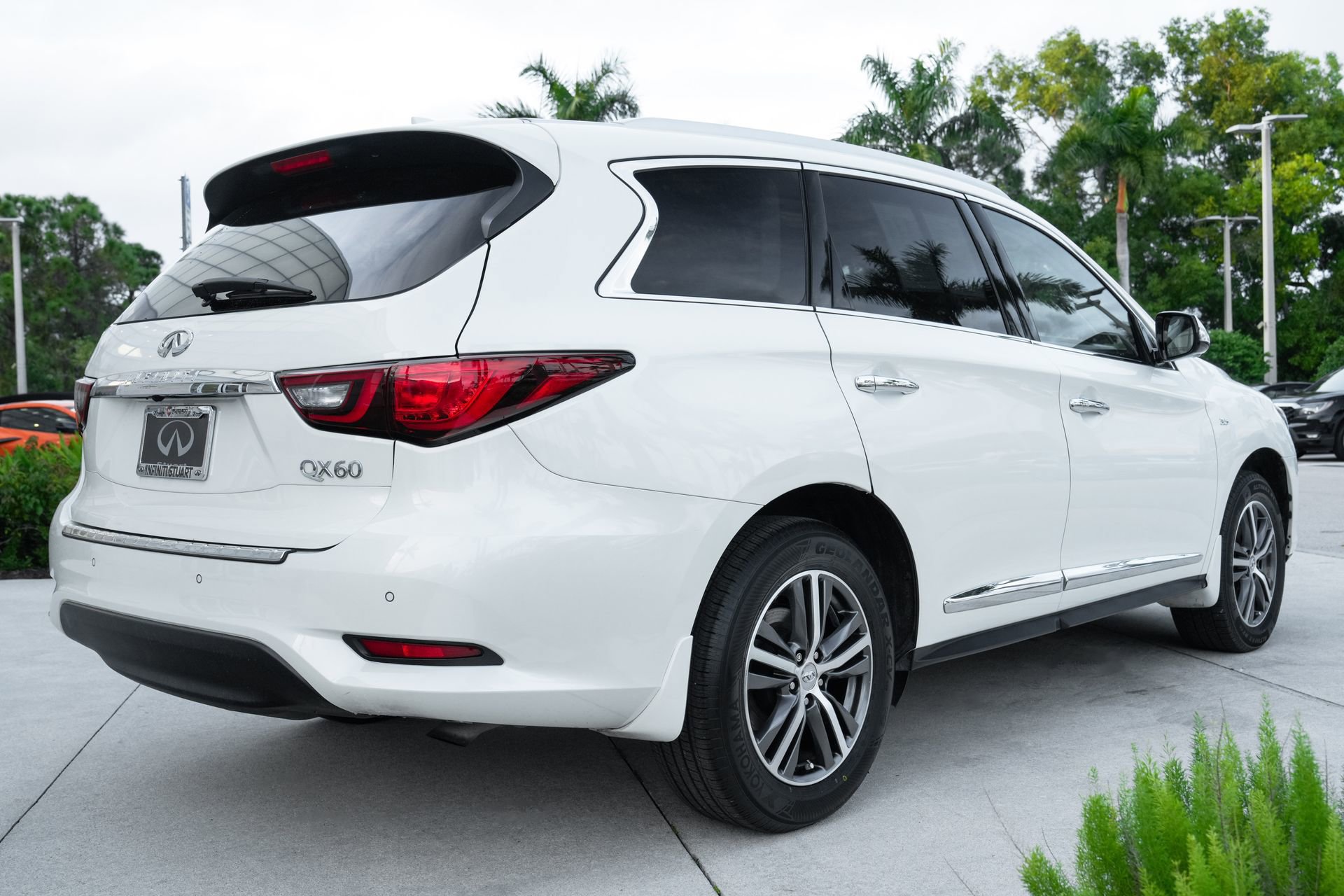 Used 2019 INFINITI QX60 Luxe w/ Essential Package image 23