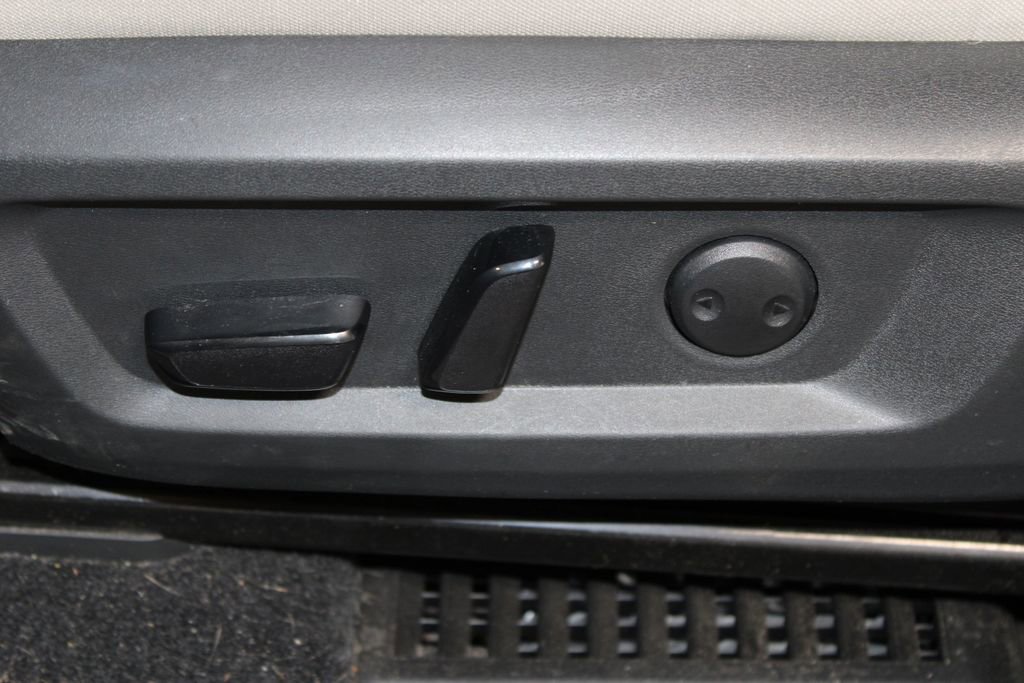 Used 2023 Nissan Rogue SV AWD/4WD image 14