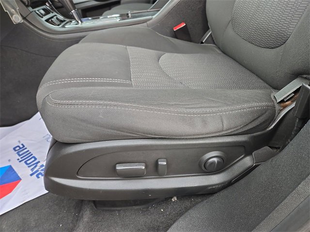 Used 2017 Chevrolet Traverse LT w/ Style and Technology Package image 24