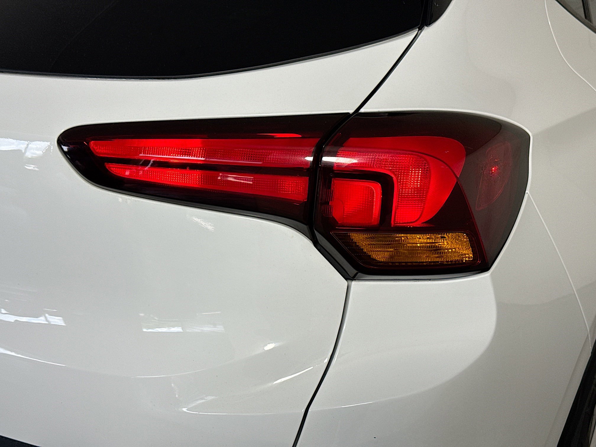 Used 2020 Buick Encore GX Select w/ Experience Buick Package image 34