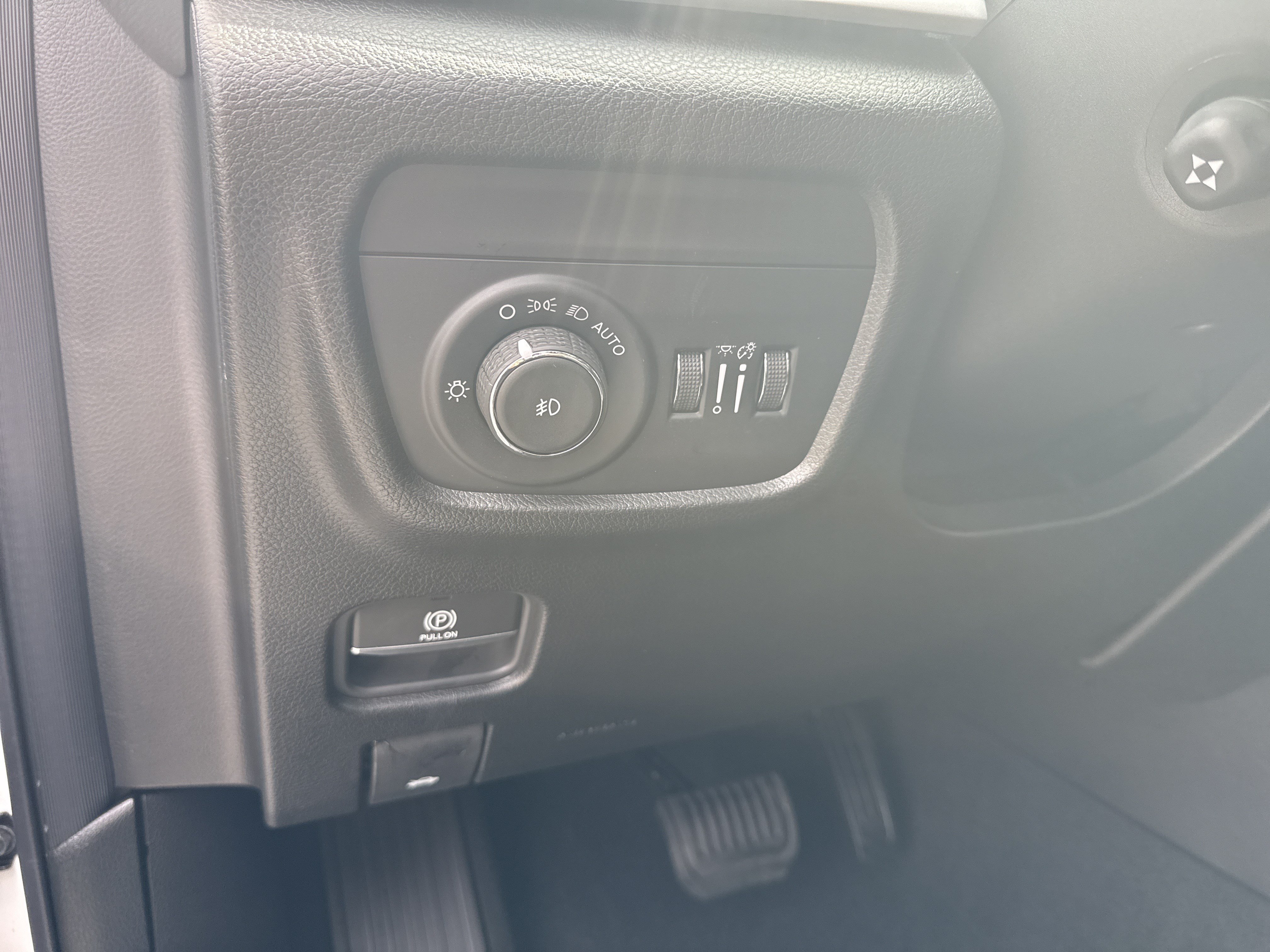 New 2026 Jeep Grand Cherokee Limited AWD/4WD image 32