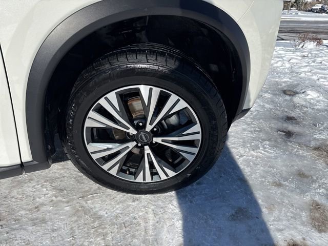 Used 2023 Nissan Rogue SV image 12