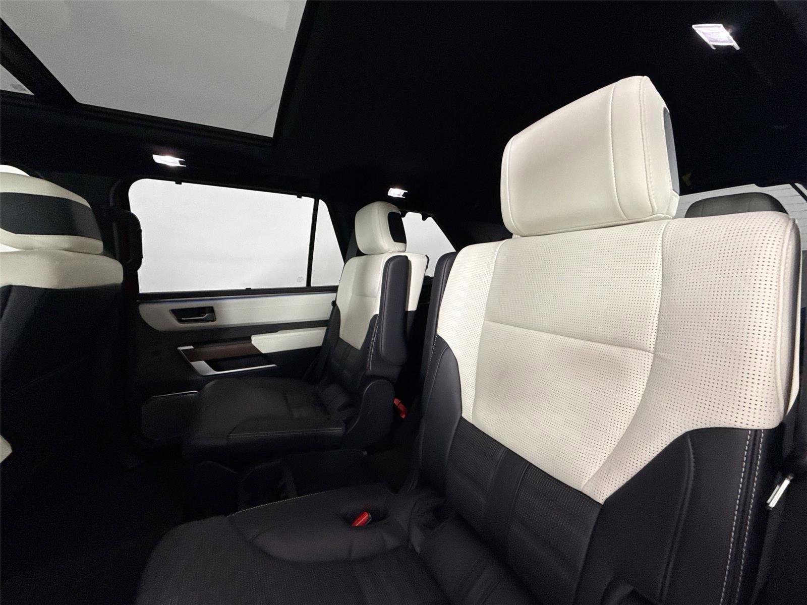 Certified 2024 Toyota Sequoia Capstone image 32