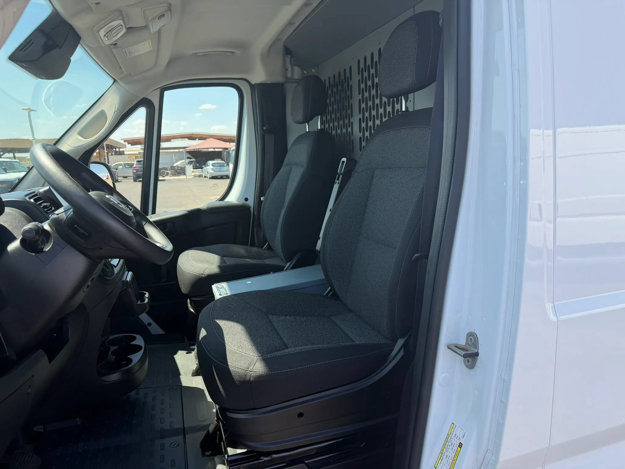Used 2023 RAM ProMaster 2500 FWD image 9