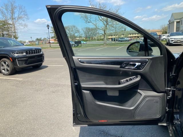 Used 2017 Porsche Macan image 23