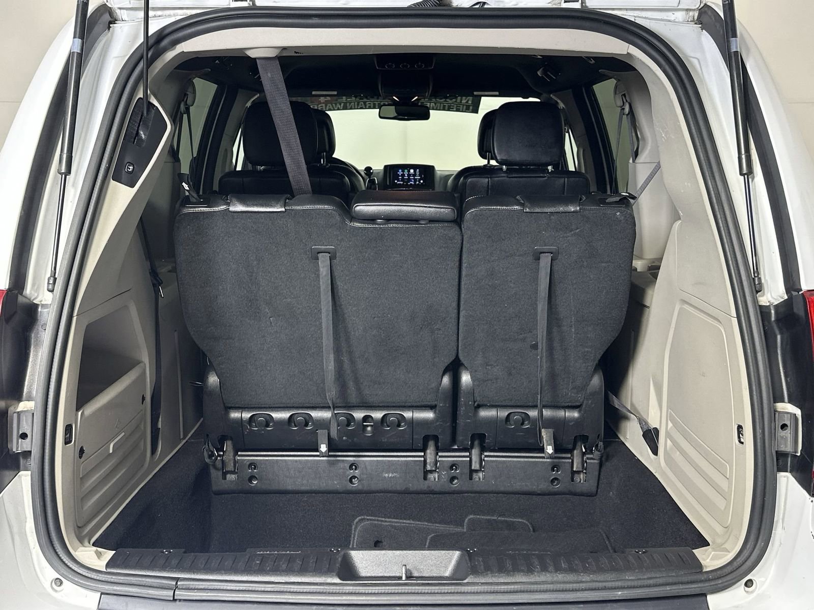 Used 2019 Dodge Grand Caravan SXT w/ Rear Park Assist Package FWD image 25