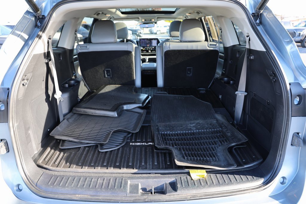 Used 2021 Toyota Highlander Platinum image 9