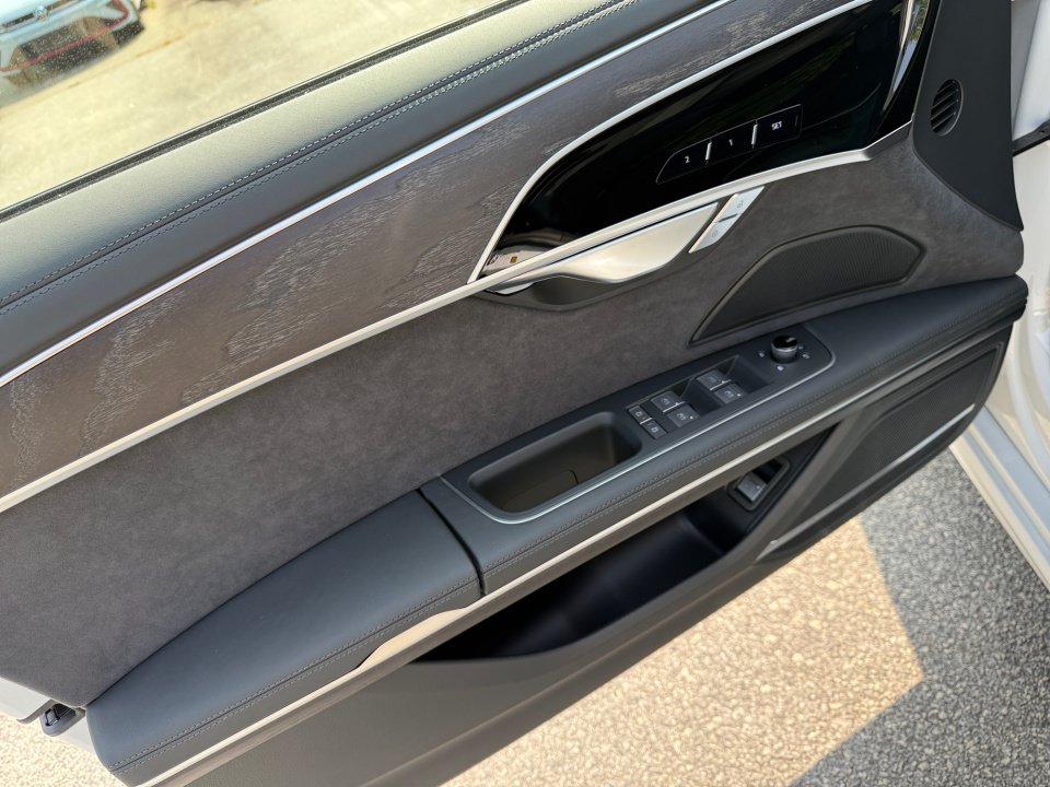 New 2026 Audi A8 L 3.0T AWD/4WD image 32