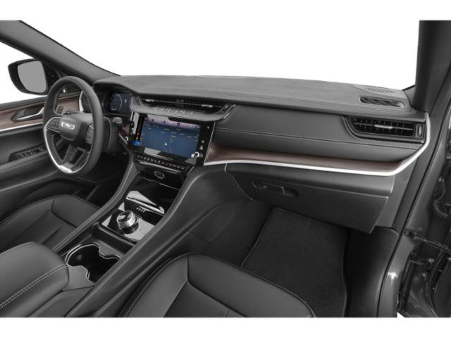 New 2027 Jeep Grand Cherokee Limited RWD image 11