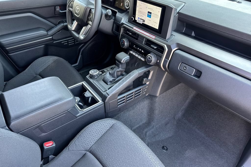 New 2026 Toyota 4Runner SR5 AWD/4WD image 14