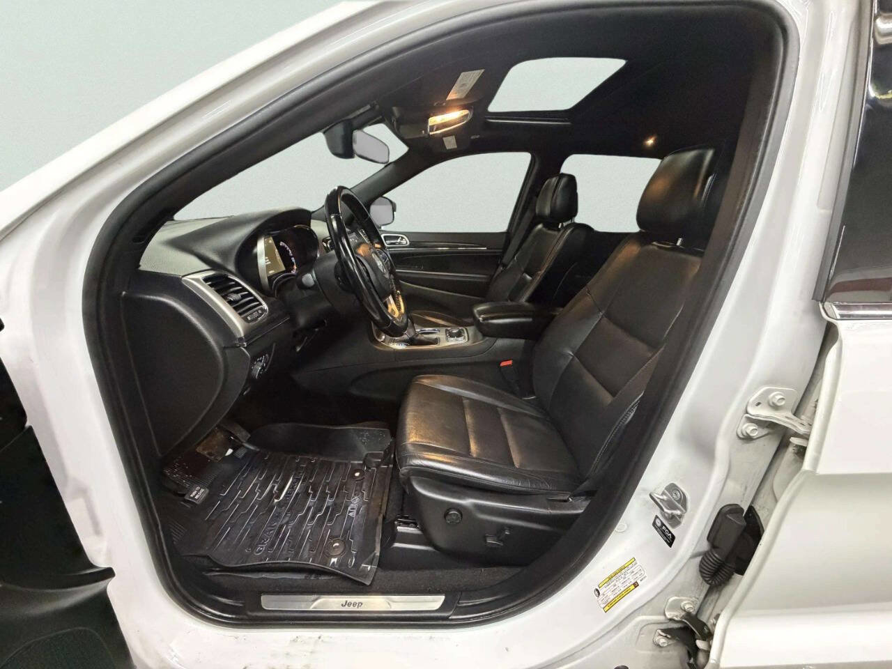 Used 2021 Jeep Grand Cherokee Limited image 16