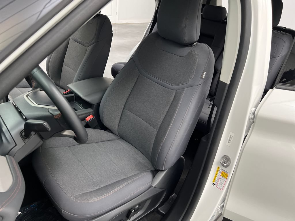 Used 2025 Ford Explorer Active RWD image 11