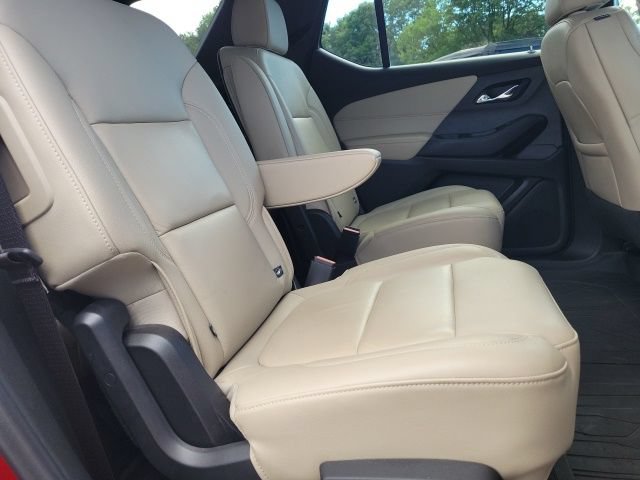 Used 2022 Chevrolet Traverse LT w/ LT Premium Package AWD/4WD image 33
