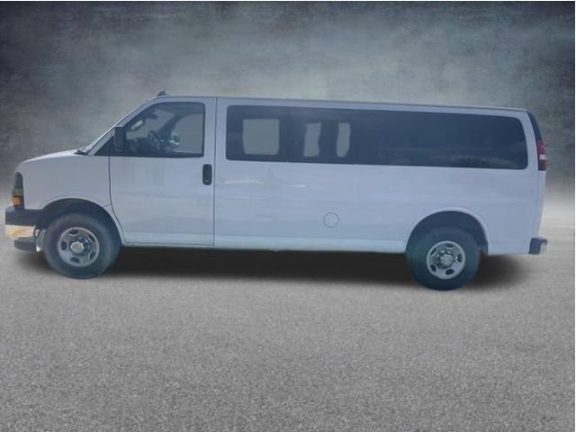 Used 2020 Chevrolet Express 3500 LT w/ LT Preferred Equipment Group RWD image 4