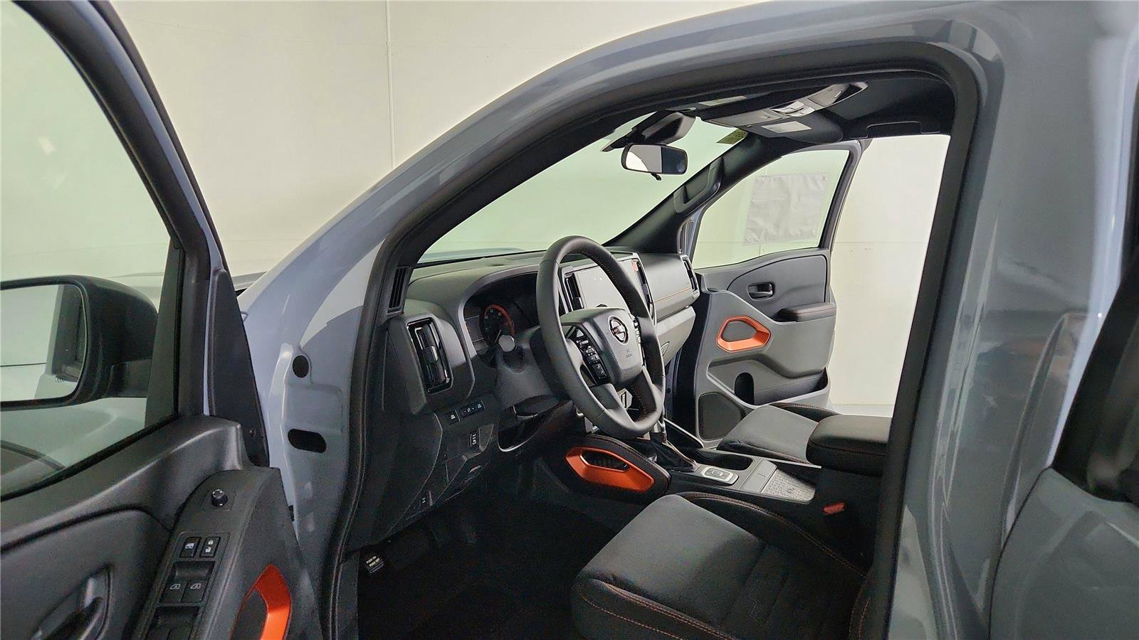 New 2026 Nissan Frontier PRO-4X w/ Pro-4x Convenience Package image 15