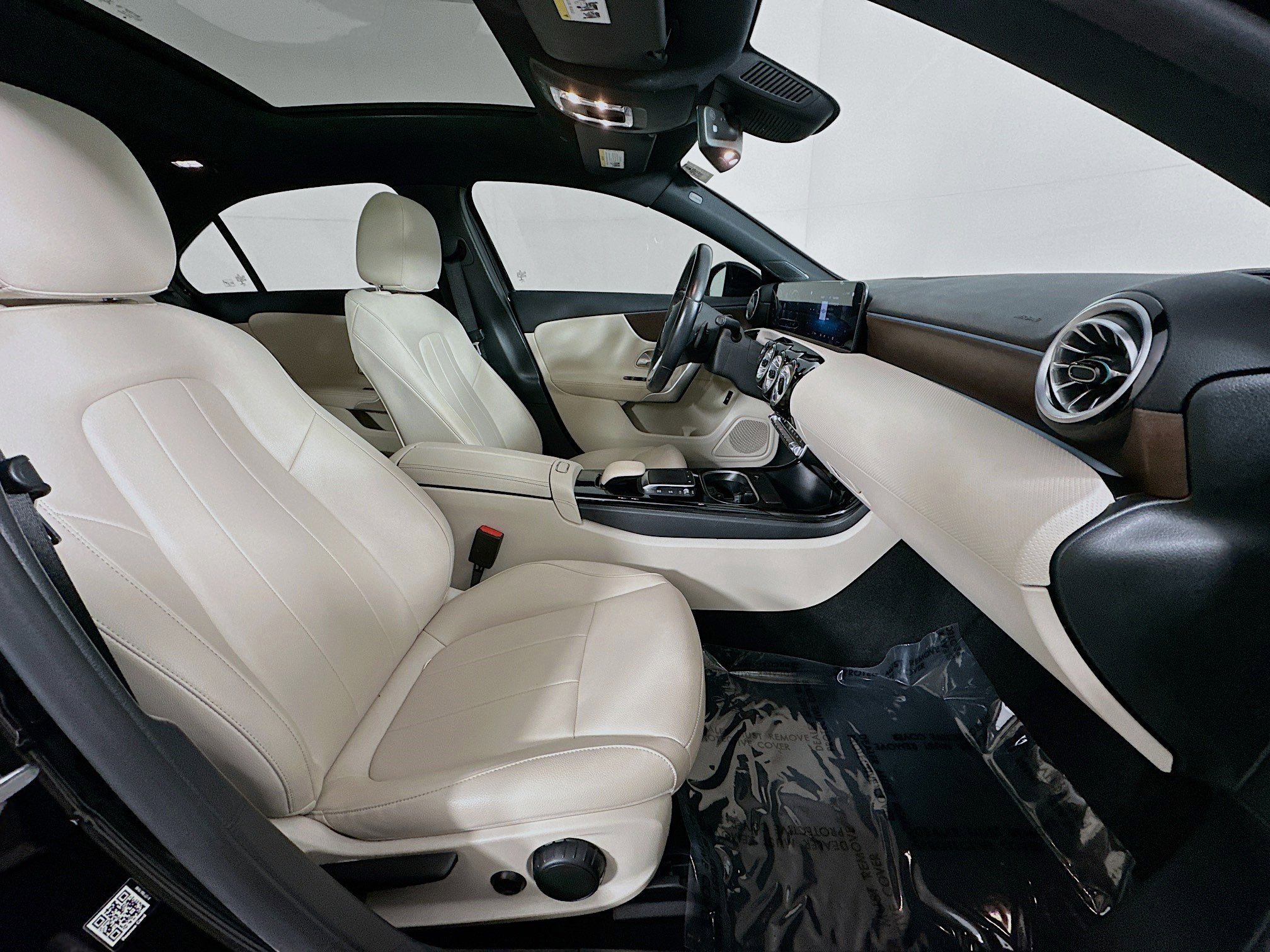 Used 2022 Mercedes-Benz A 220 4MATIC image 32