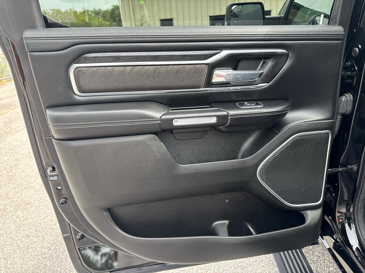 Used 2023 RAM 1500 Laramie RWD image 42