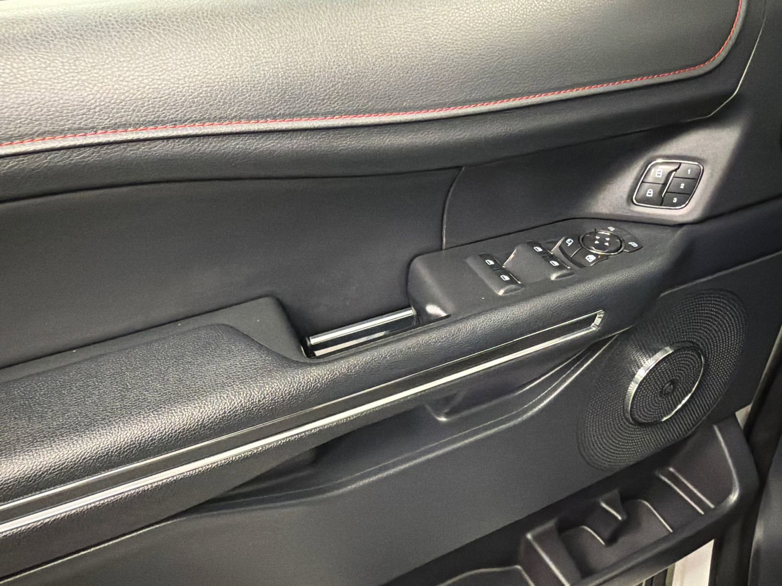 Used 2022 Ford Expedition Max Limited image 37