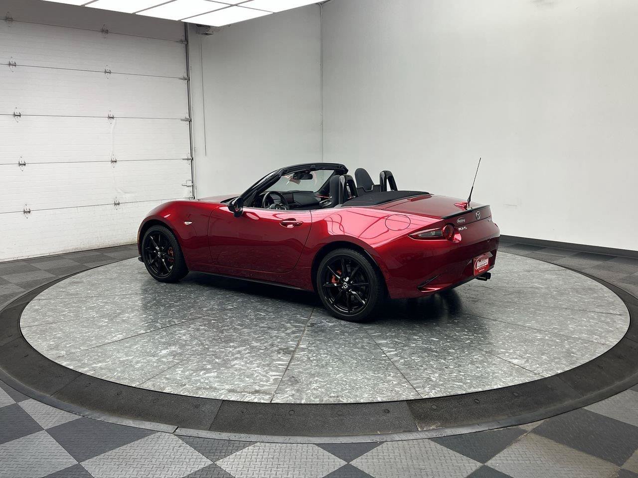 Certified 2021 MAZDA MX-5 Miata Club RWD image 2